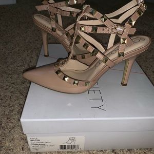 Sole Society TIAA studded t-strap heel